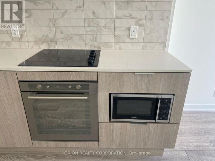 Photo de la propriété: 2020 Bathurst Street 1011 ON M5P 0A6