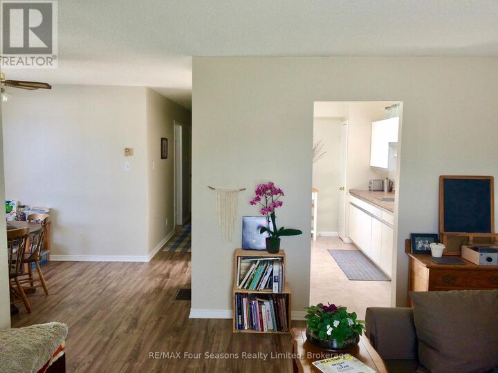 Property Photo: 75 Telfer Road 1 ON L9Y 4S2
