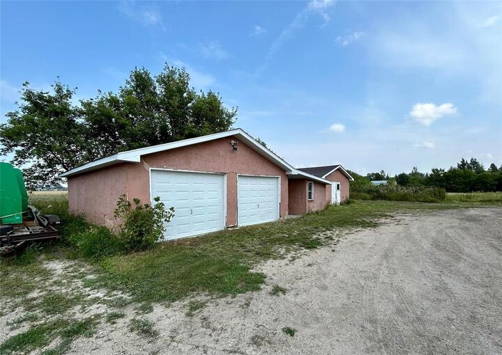 Property Photo: 747 Strathnaver Avenue MB R1A 4G4