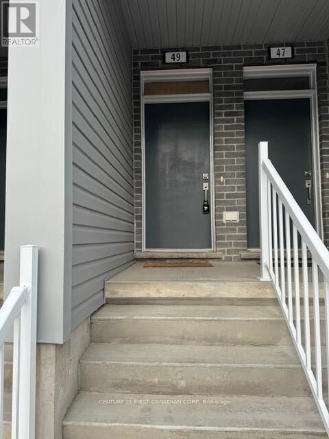 Property Photo: 990 Deveron Crescent ON N5Z 0B3