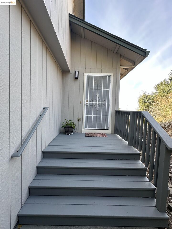 Property Photo:  13 Aspen Ct  CA 94591 