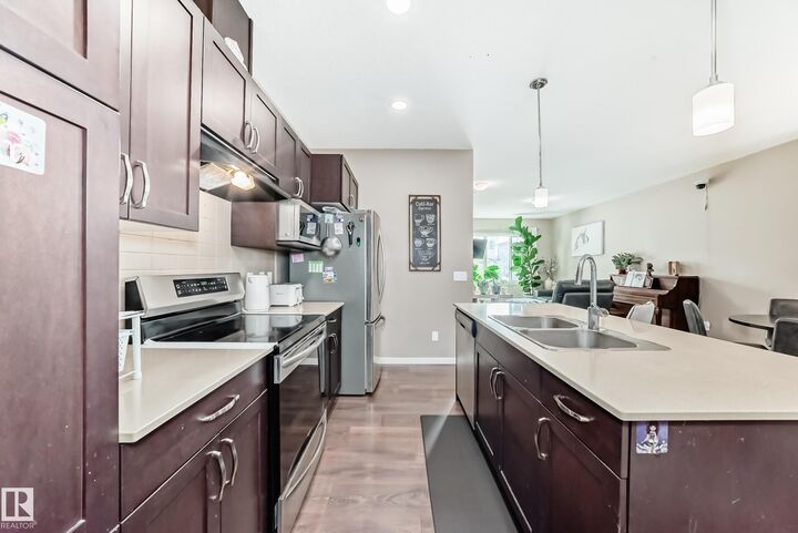 1426 26 Avenue NW  Edmonton AB T6T 0W1 photo