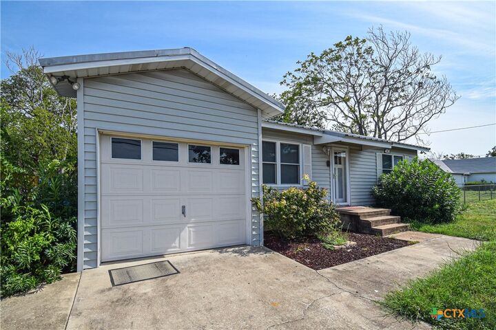 Property Photo: 408 W Avenue A TX 76522