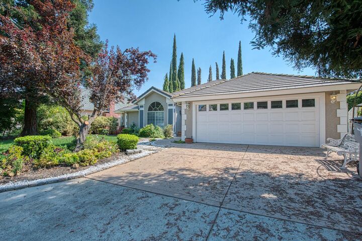 Property Photo:  1021 E Niles Avenue  CA 93720