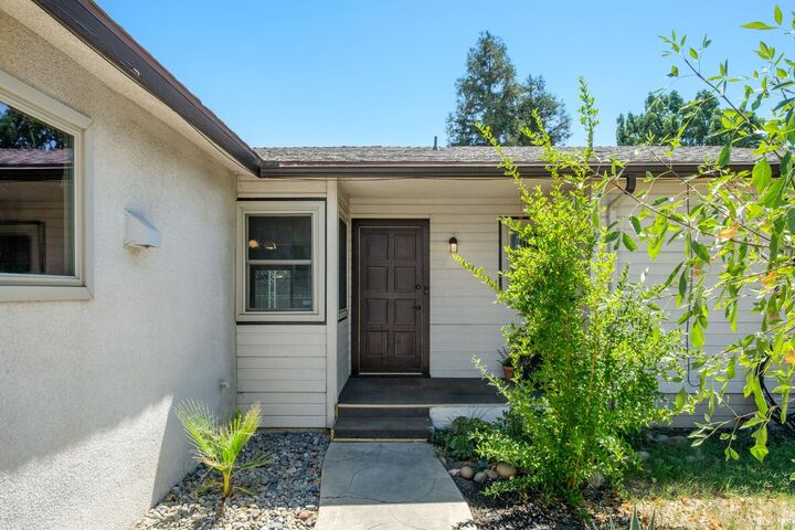 Property Photo:  1488 Alamos Avenue  CA 93611 