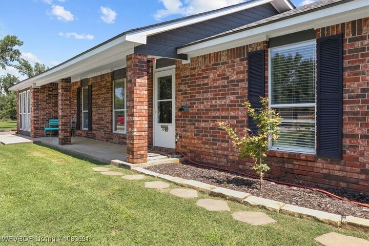 Property Photo:  18 Pickle Lane  OK 74937 
