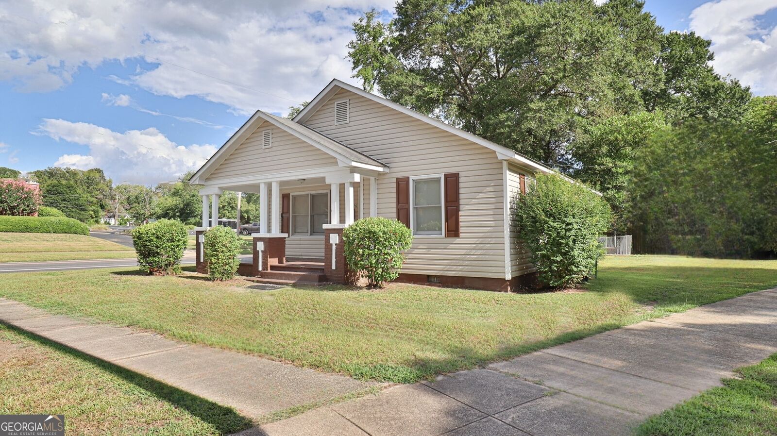 Property Photo: 1126 30th Street GA 31904
