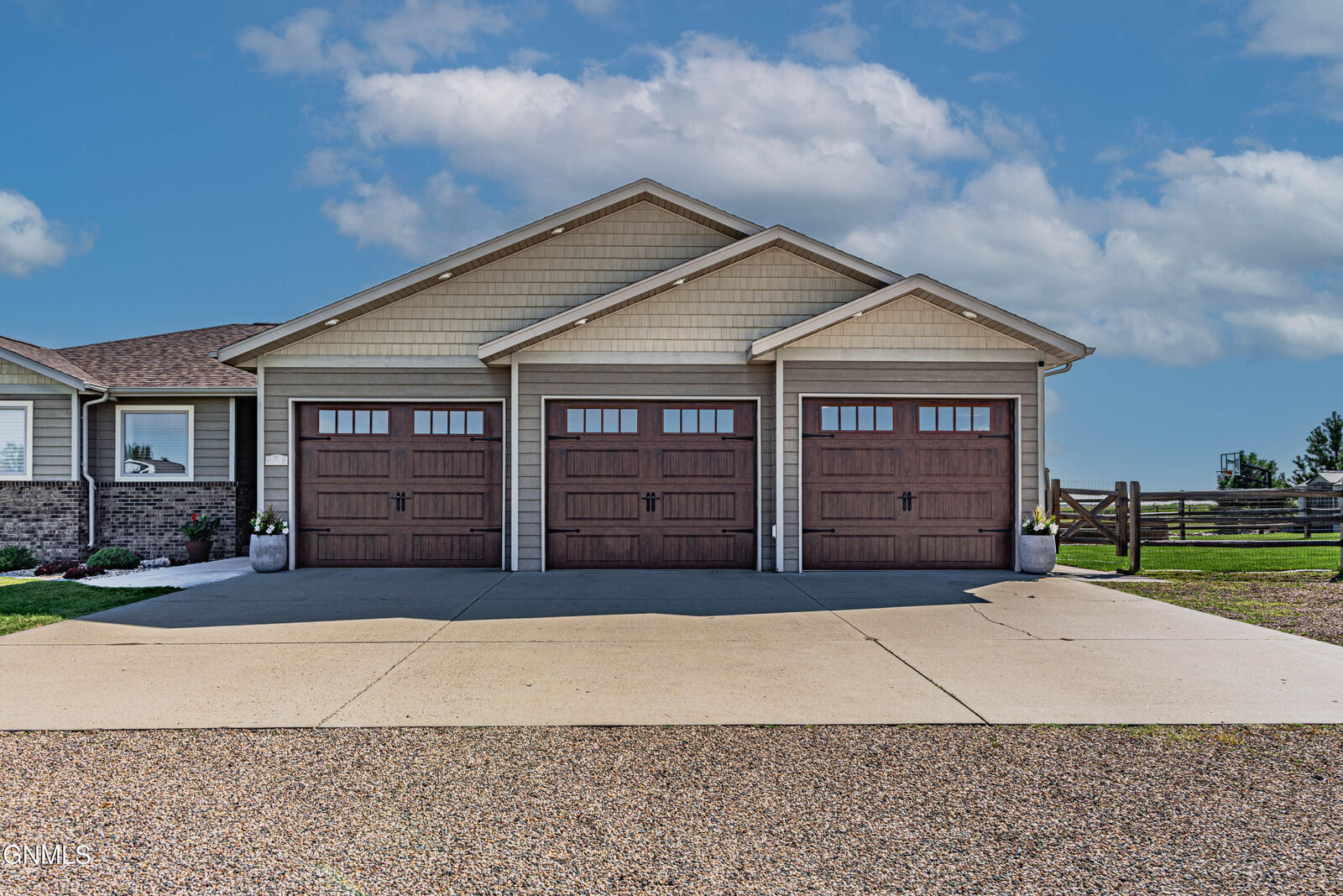 Property Photo:  7321 Scenic Hills Road  ND 58503 