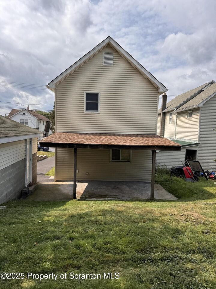 Property Photo: 702 E Lackawanna Avenue L 44 PA 18447