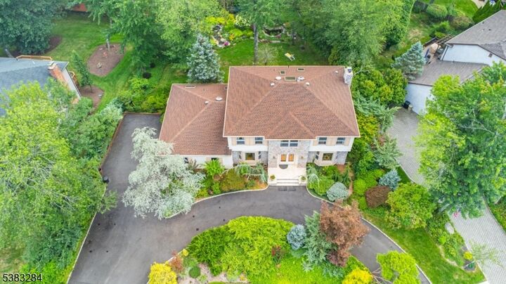 Property Photo:  9 Puddingstone Way  NJ 07932 
