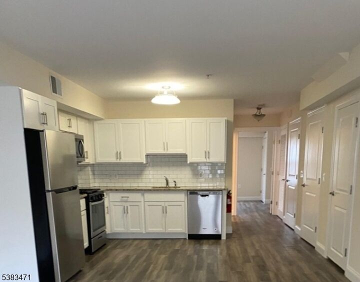 Property Photo:  290 3rd St E1  NJ 07601 