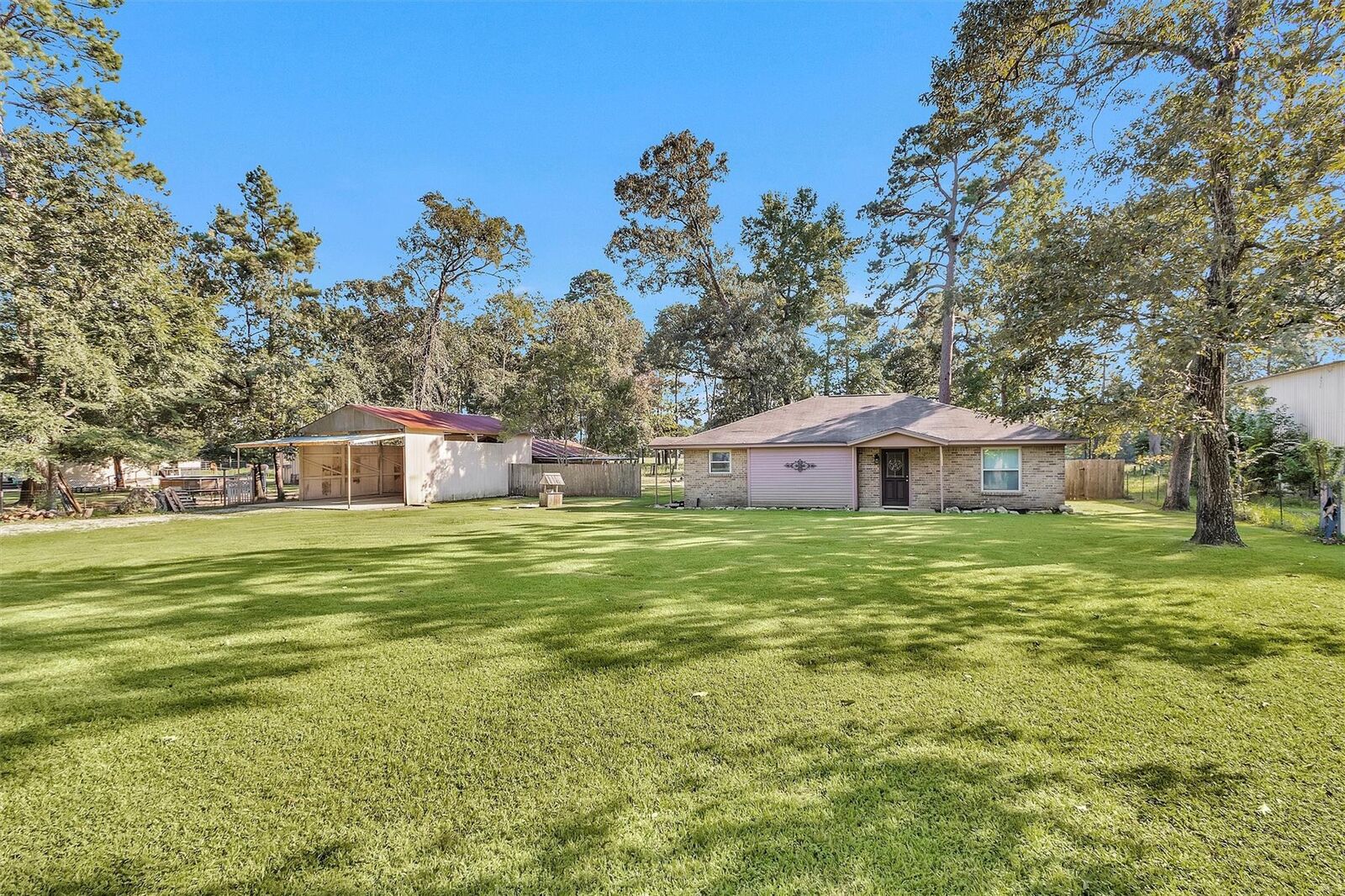 Property Photo: 119 Pavey Circle TX 77358