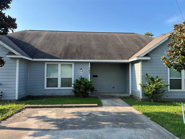 Property Photo:  107 Avenue C  TX 77562 