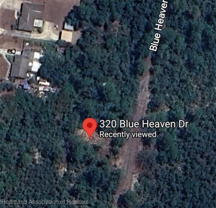 Property Photo: 320 Blue Heaven Drive FL 33852