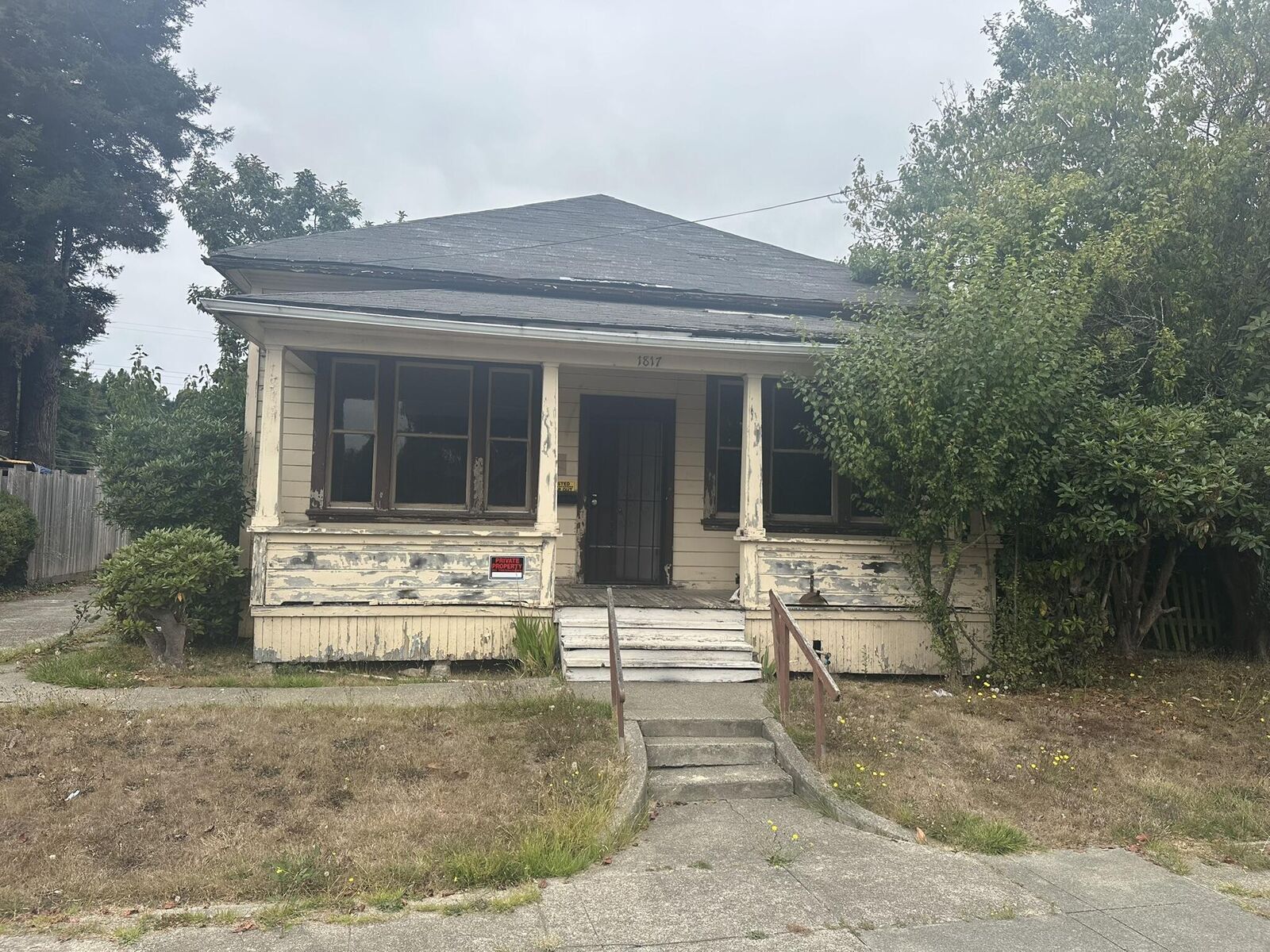 Property Photo: 1817 Henderson Street CA 95501