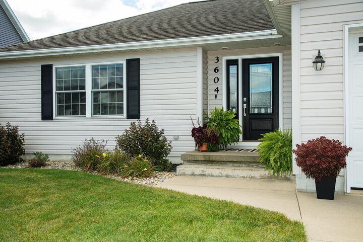Property Photo: 3604 Monaghan Dr IA 50677