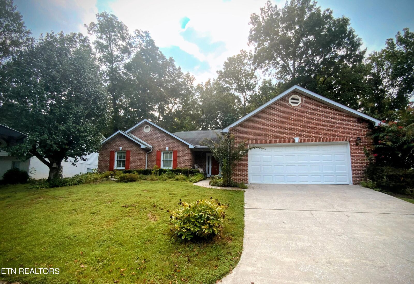 Property Photo: 165 Newport Way TN 37763