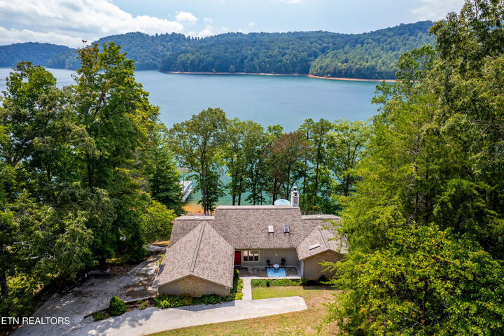 Property Photo: 1691 Cove Pointe Rd TN 37766