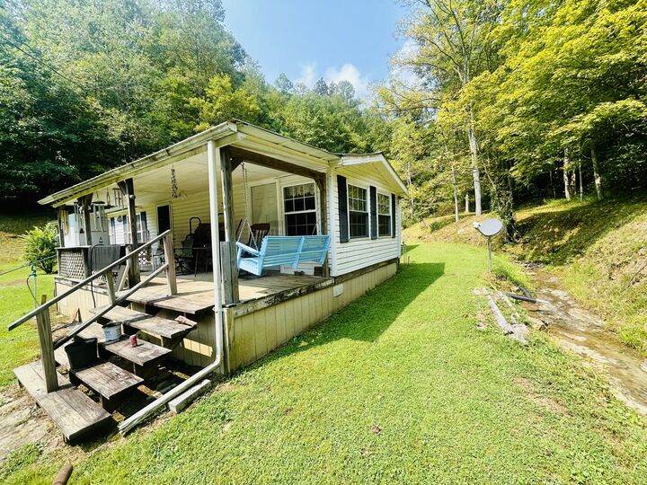 Property Photo: 2668 Upper Teges Road KY 40962