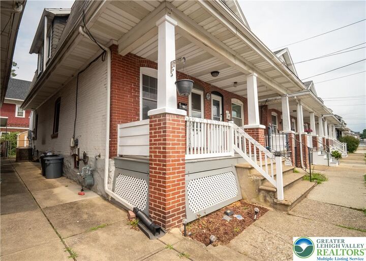 Property Photo: 2147 Hay Street PA 18042