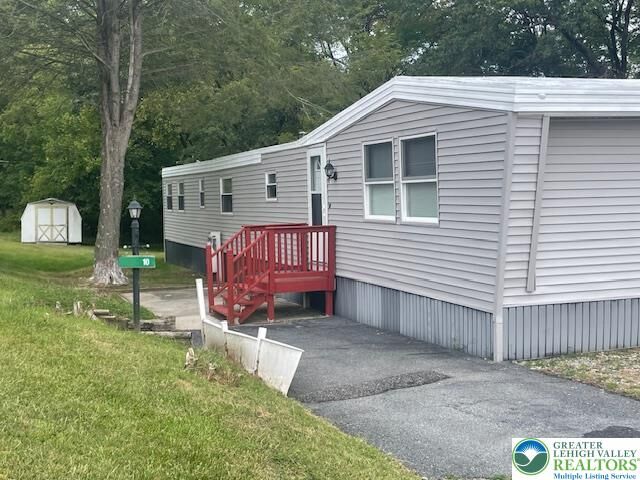 Property Photo:  10 E Zimmer Drive  PA 18088 