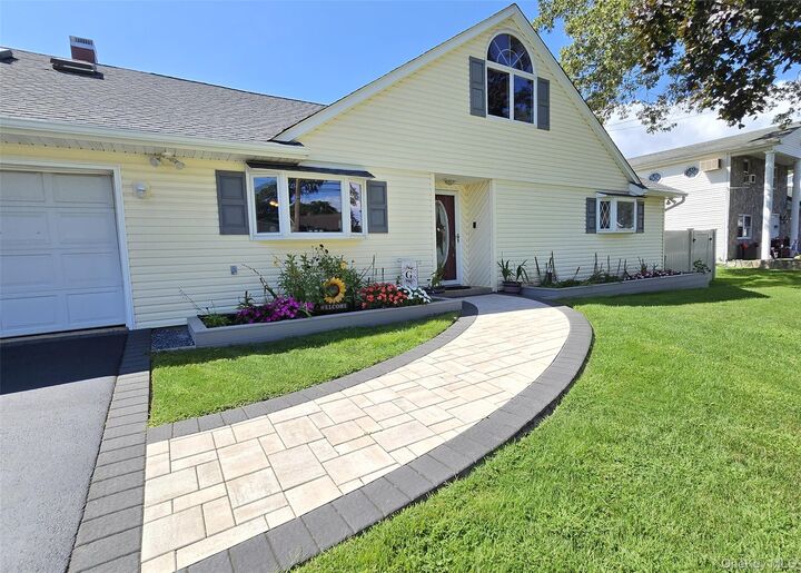 Property Photo:  16 Ballad Circle  NY 11741 