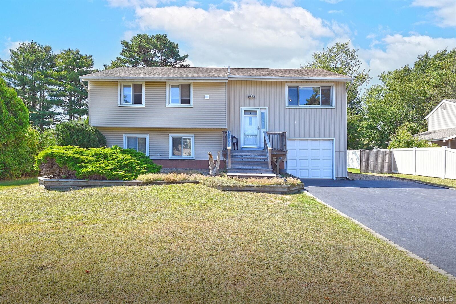 Property Photo: 8 Nantucket Drive NY 11763