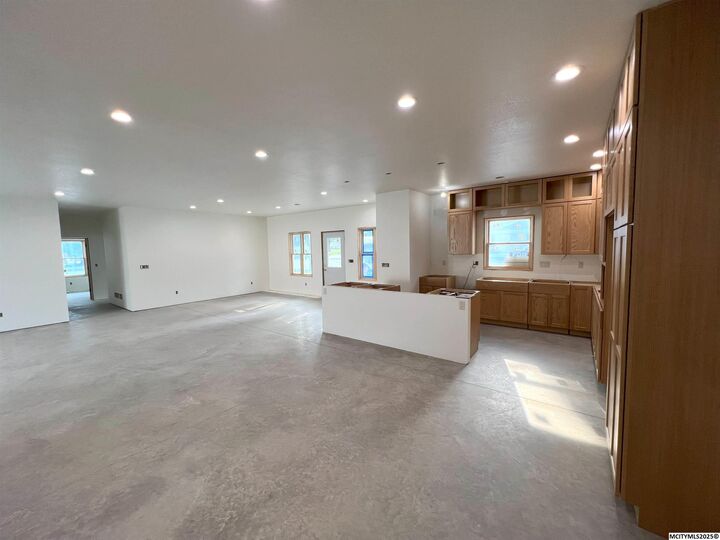 Property Photo: 506 S 3rd St IA 50461