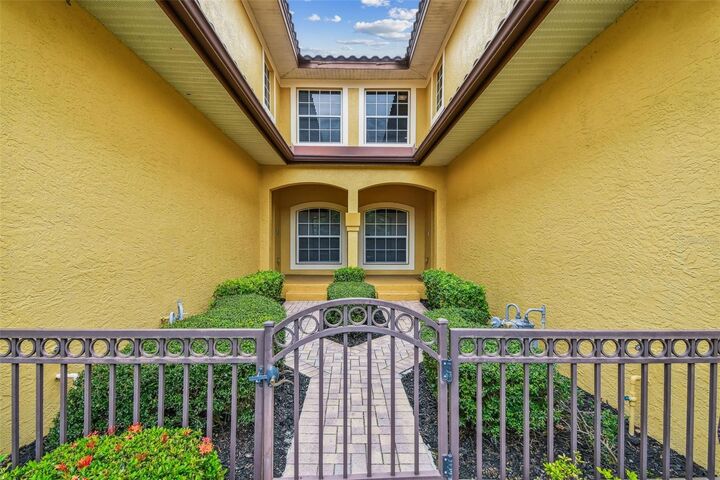 Property Photo: 8161 Miramar Way 8161 FL 34202
