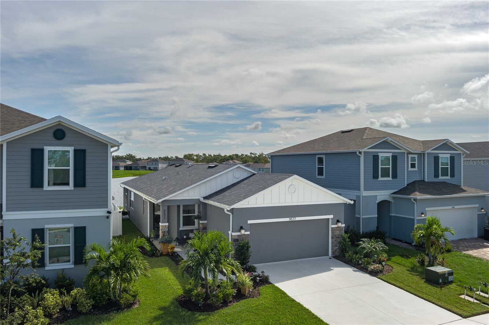 Property Photo: 9577 Sandy Bluffs Circle FL 34219