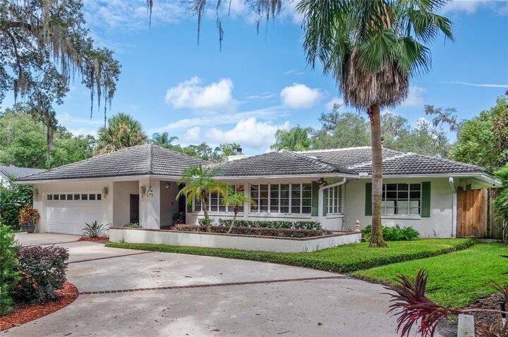 Property Photo: 825 Palmer Avenue FL 32789