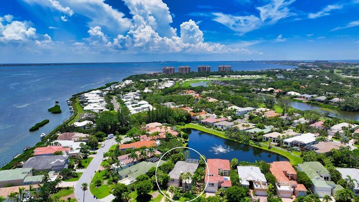 Property Photo: 3617 Fair Oaks Place FL 34228