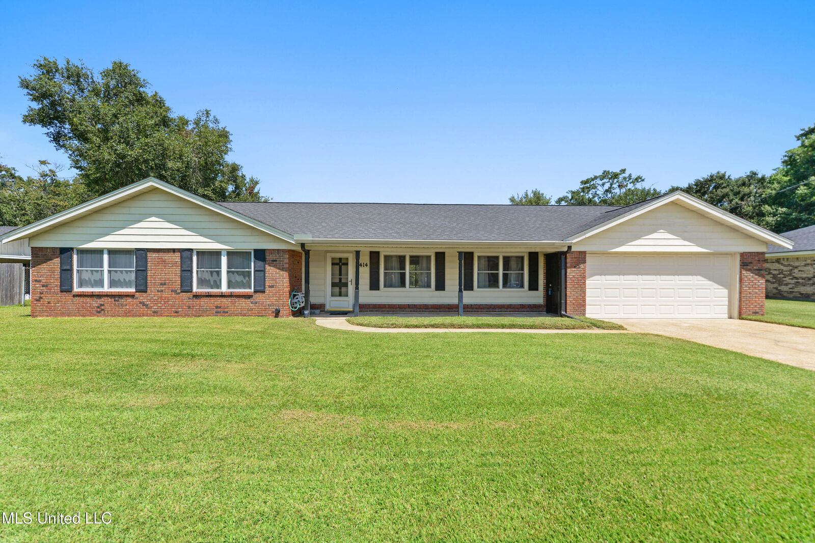 Property Photo:  2414 Sunkist Country Club Road  MS 39532 