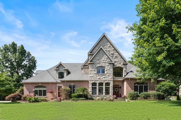 Property Photo:  2626 Heritage Way  MI 49127 