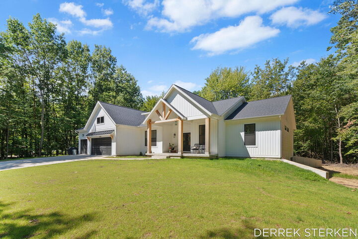 Property Photo: 16557 Sheldon Sands Court MI 49460
