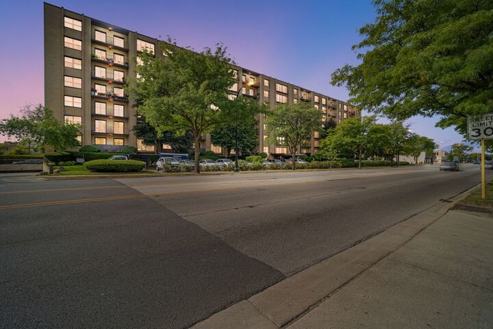Property Photo:  4601 W Touhy Avenue 714  IL 60712 
