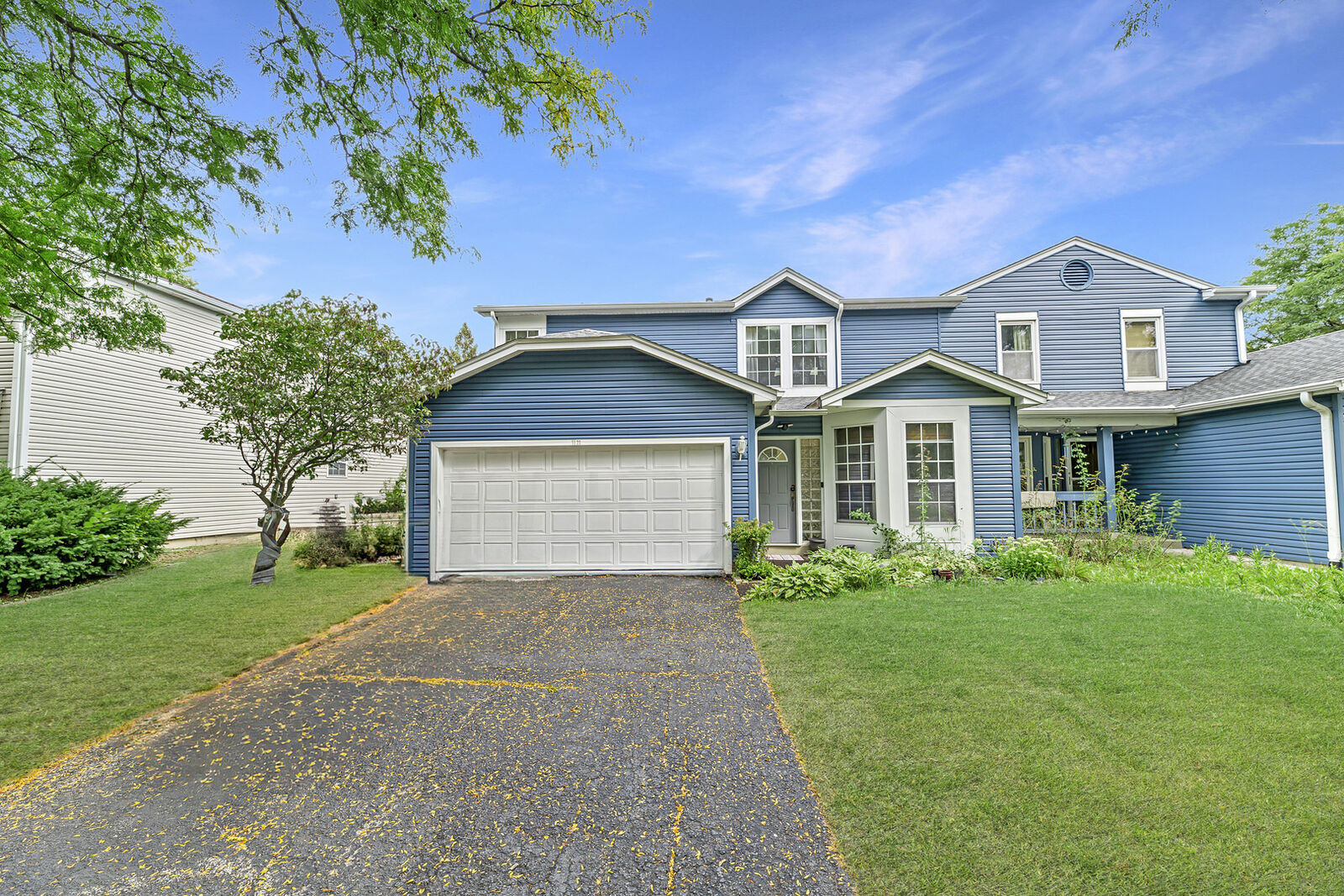 Property Photo:  1121 Southbridge Lane  IL 60194 