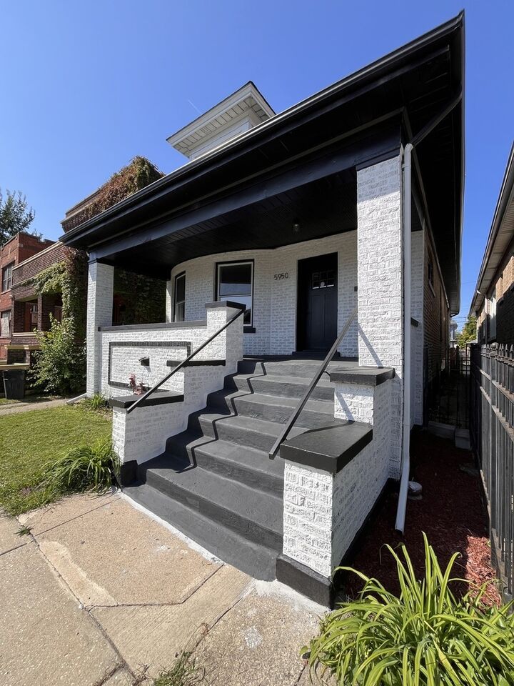 Property Photo: 5950 S Artesian Avenue IL 60629