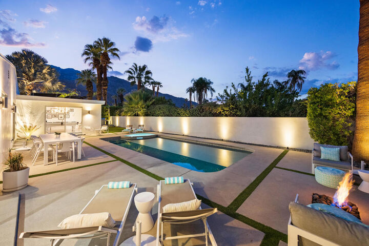 Property Photo:  1160 E Marion Way  CA 92264 