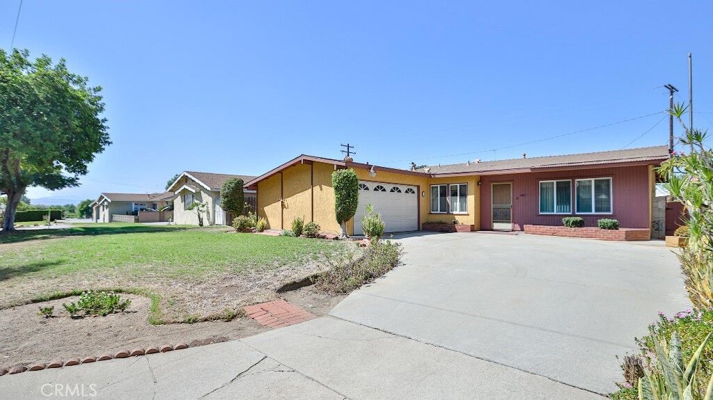Property Photo:  1271 N Starcrest Drive  CA 91722 