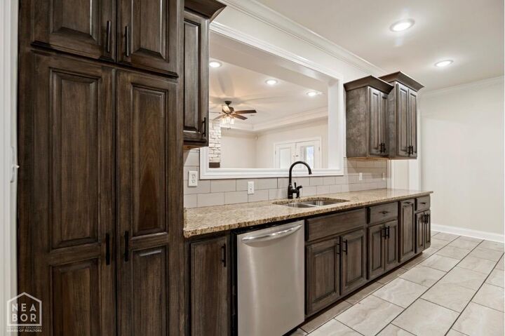 Property Photo:  828 Laura Lea  AR 72405 