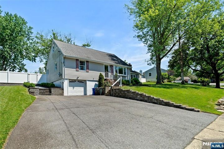 12 Kingston Road  Wayne NJ 07470 photo