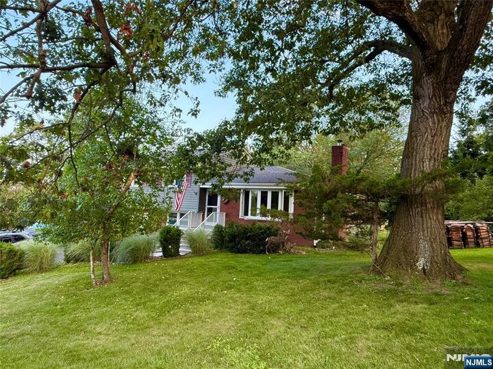 Property Photo:  156 Dorothy Drive  NJ 07508 