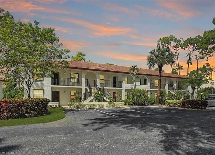 Property Photo:  905 Augusta Blvd  FL 34113 