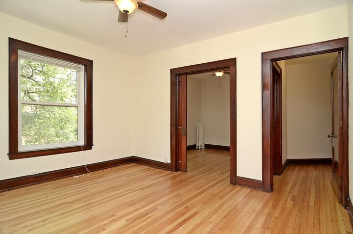 Property Photo: 1401 Willow Street 4 MN 55403