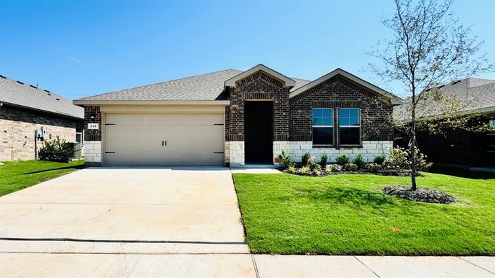 Property Photo: 536 Marsh Street TX 76033