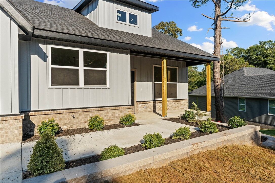 Property Photo:  5 Kintyre Lane  AR 72715 