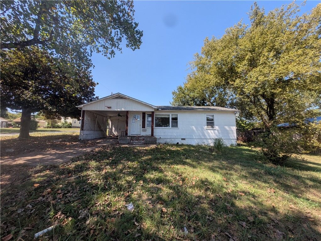 Property Photo:  505 W Sherman Avenue  AR 72601 