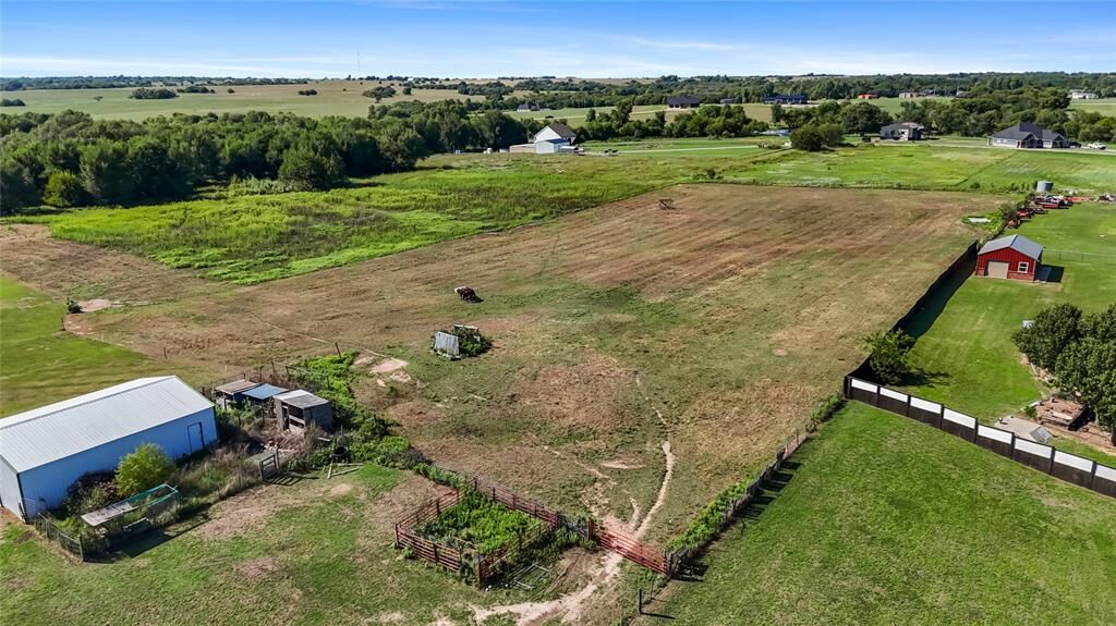 Property Photo: 16925 W Wilshire Boulevard OK 73099
