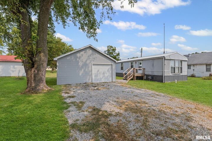 Property Photo: 5219 US Hwy 50 Avenue IL 62881